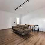דירה Living - 1br By Pikhost *