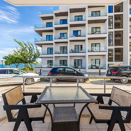 Living - 1br By Pikhost Apartment