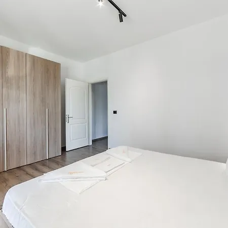 Living - 1br By Pikhost